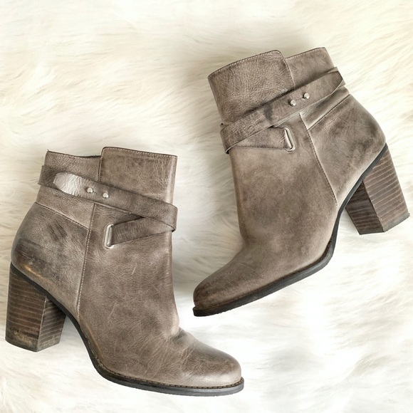 Arturo Chiang Shoes - Arturo Chiang Sanya taupe leather heeled booties